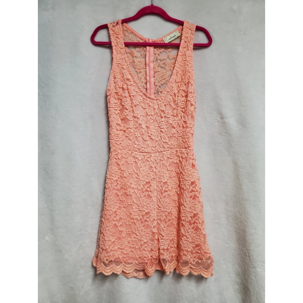 NWOT Lace Bodycon Romper With Scalloped Edge